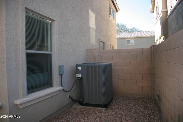 9527 N 82nd Ln, Peoria, AZ 85345 - view of side of property featuring central AC