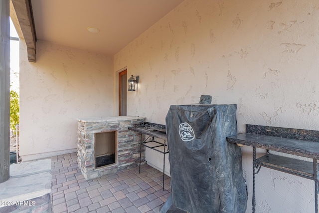 view of patio / terrace with an outdoor kitchen