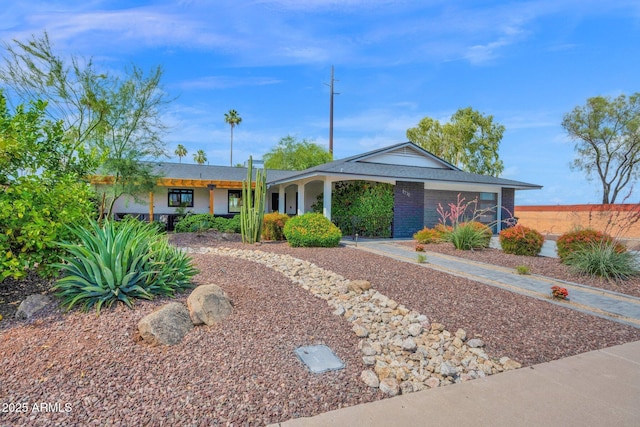 8730 E Montecito Ave, Scottsdale, AZ 85251 - ranch-style home with brick siding