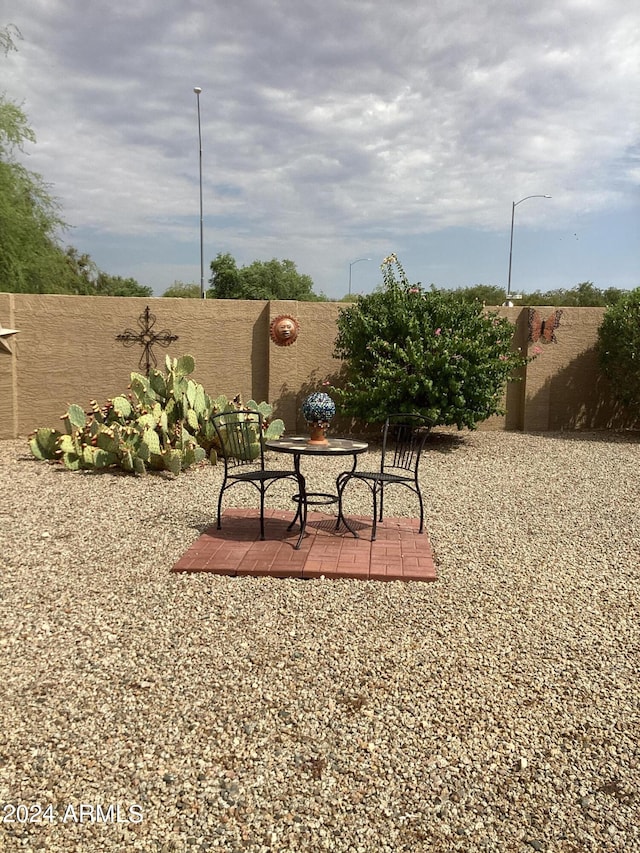 view of yard with a patio