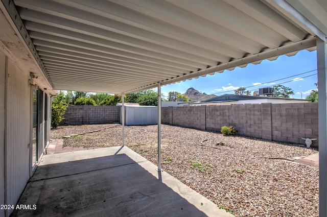 view of yard with a patio area