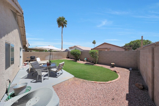 11207 W Turney Ave, Phoenix, AZ 85037 - view of yard featuring a patio area