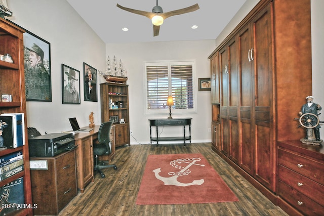 office area featuring dark wood-type flooring and ceiling fan