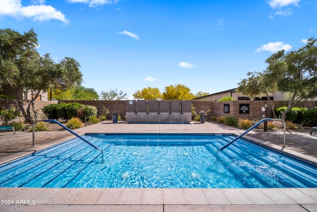 view of swimming pool