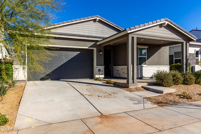 view of front facade featuring a garage