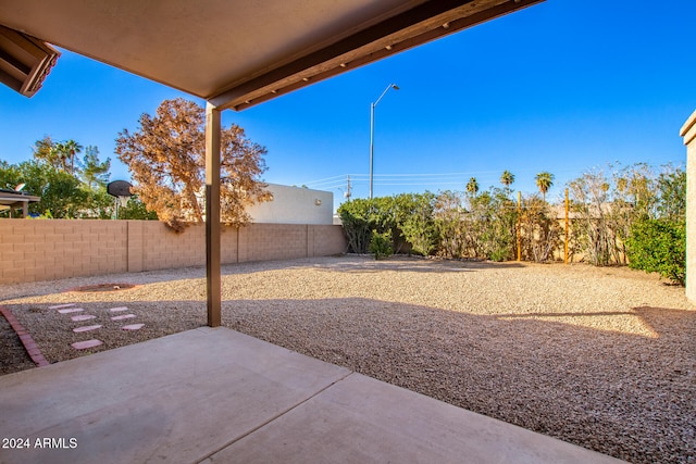 view of yard with a patio area