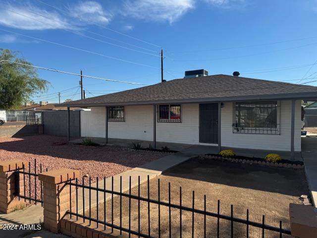 view of front of home