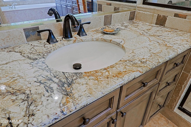 32516 N 68th Pl, Scottsdale, AZ 85266 - bathroom featuring vanity and a bath