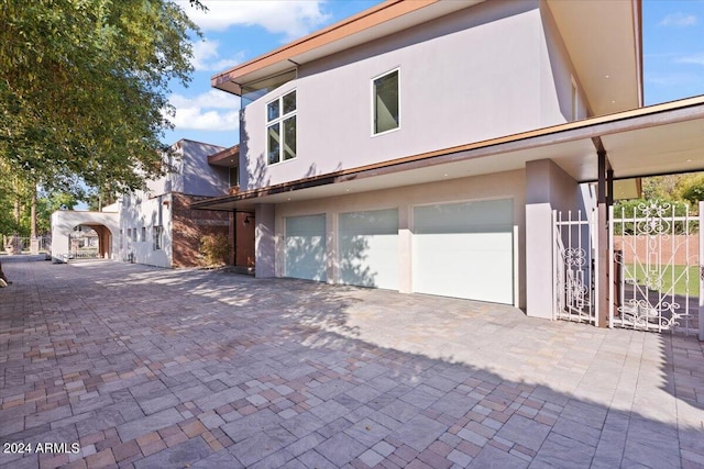 view of front of home featuring a garage