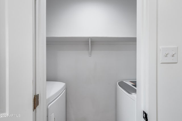 2336 E Flower St, Phoenix, AZ 85016 - laundry room featuring washing machine and clothes dryer