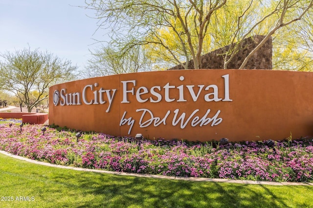 view of community / neighborhood sign