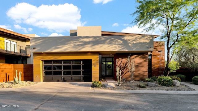 6525 E Cave Creek Rd Unit 40, Cave Creek, AZ 85331 - view of front of house with a garage and driveway