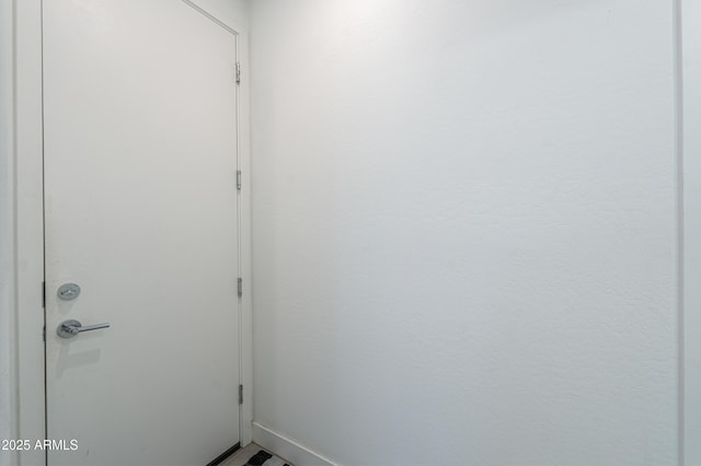 21595 S 225th Way, Queen Creek, AZ 85142 - entryway with baseboards