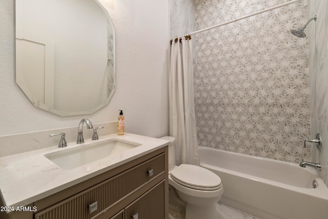 full bathroom with toilet, vanity, and shower / tub combo