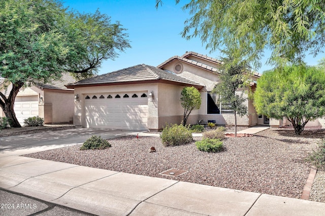 view of front facade featuring a garage