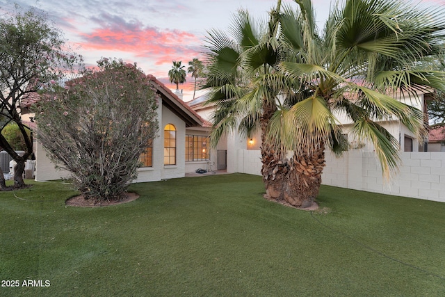 view of front of property featuring stucco siding