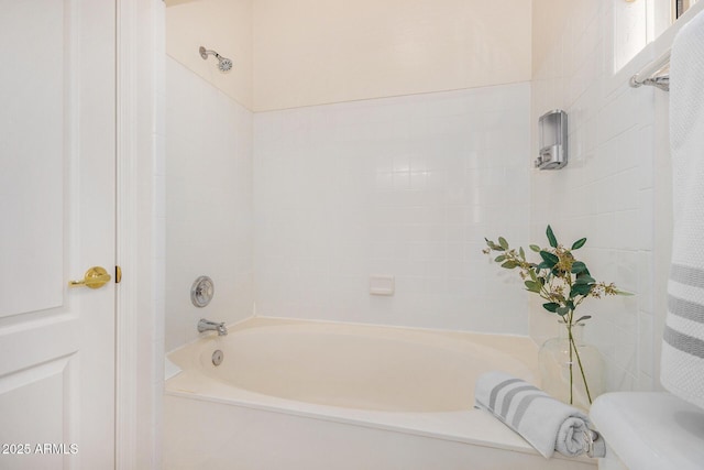 full bath with shower / tub combination