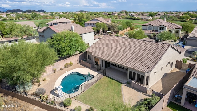 bird's eye view with a residential view