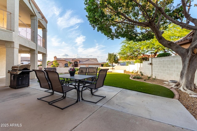 view of patio / terrace with outdoor dining space