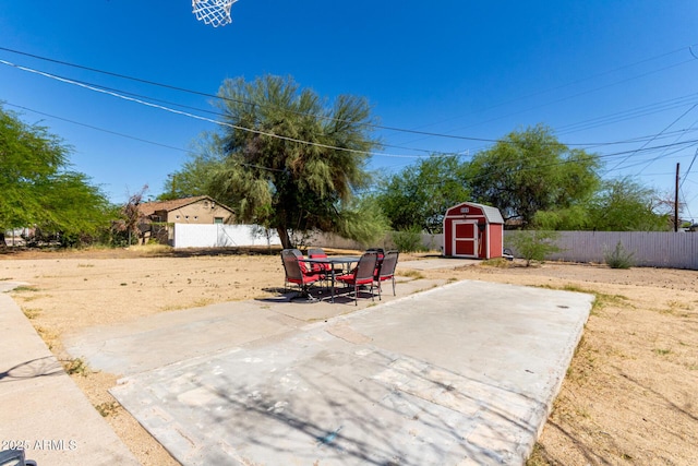 511 E Purdue Ave, Phoenix, AZ 85020 - fenced backyard featuring a patio and outdoor dining space