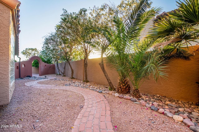 13128 N 104th Pl, Scottsdale, AZ 85260 - view of yard featuring a gate
