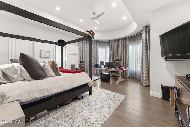 7475 E Gainey Ranch Rd Unit 22, Scottsdale, AZ 85258 - bedroom with recessed lighting, wood finished floors, and ceiling fan