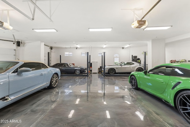 7475 E Gainey Ranch Rd Unit 22, Scottsdale, AZ 85258 - garage featuring a garage door opener
