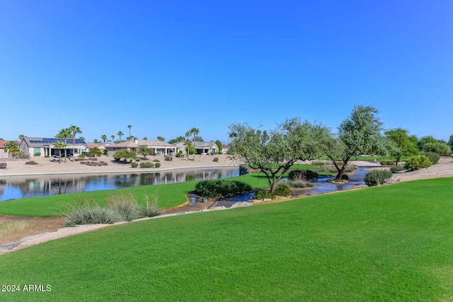 view of yard featuring a water view