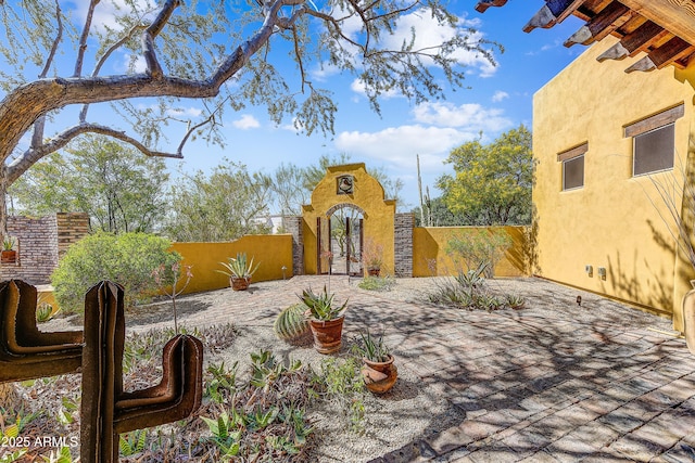 9415 N 124th St, Scottsdale, AZ 85259 - fenced yard with a patio