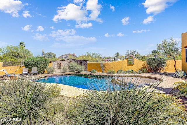 9415 N 124th St, Scottsdale, AZ 85259 - view of swimming pool featuring a fenced backyard and a patio area