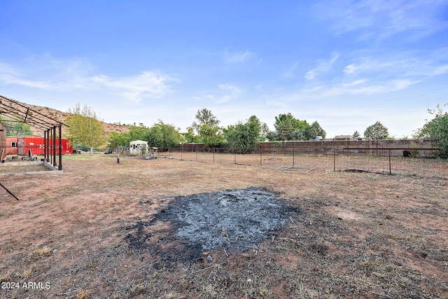 view of yard featuring a rural view