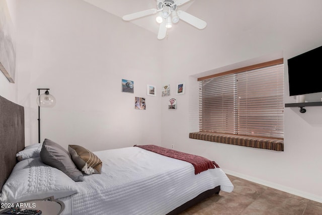 bedroom with ceiling fan