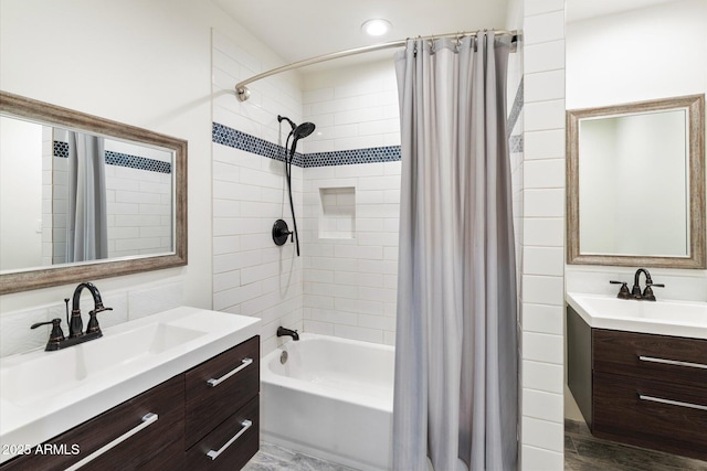 1801 E Berridge Ln, Phoenix, AZ 85016 - bathroom featuring shower / tub combo and vanity