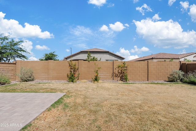 2204 E Kelly Dr, Gilbert, AZ 85298 - view of yard with a fenced backyard and a patio area