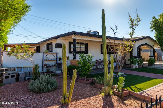 view of front of property