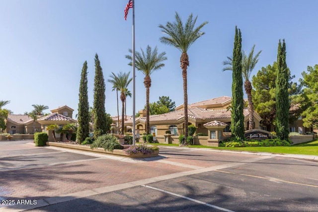 5335 E Shea Blvd Unit 2081, Scottsdale, AZ 85254 - mediterranean / spanish-style home with a tile roof and stucco siding