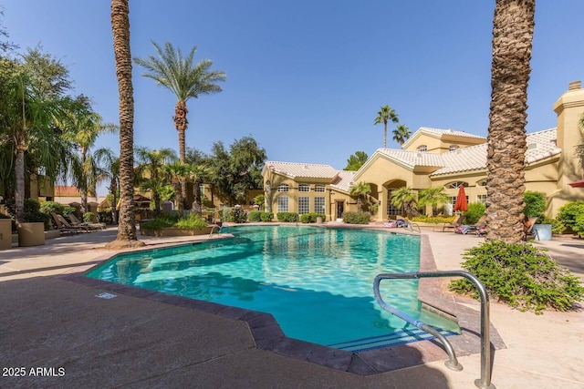 5335 E Shea Blvd Unit 2081, Scottsdale, AZ 85254 - community pool featuring a patio