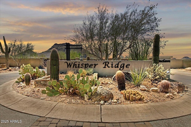 view of community / neighborhood sign