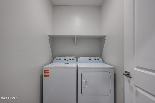 19320 N Diego Way, Maricopa, AZ 85138 - laundry room with washing machine and dryer