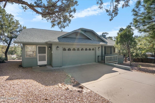 902 S Santa Fe Cir, Payson, AZ 85541 - single story home featuring a garage, a shingled roof, and concrete driveway