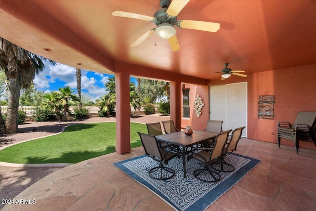 view of terrace with ceiling fan