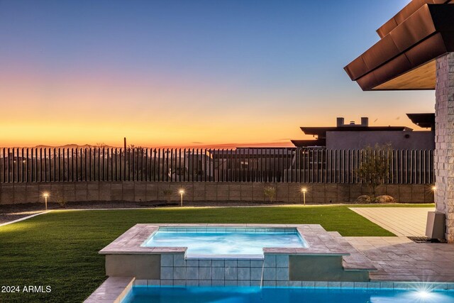 24779 N 91st St, Scottsdale, AZ 85255 - view of swimming pool with an in-ground hot tub