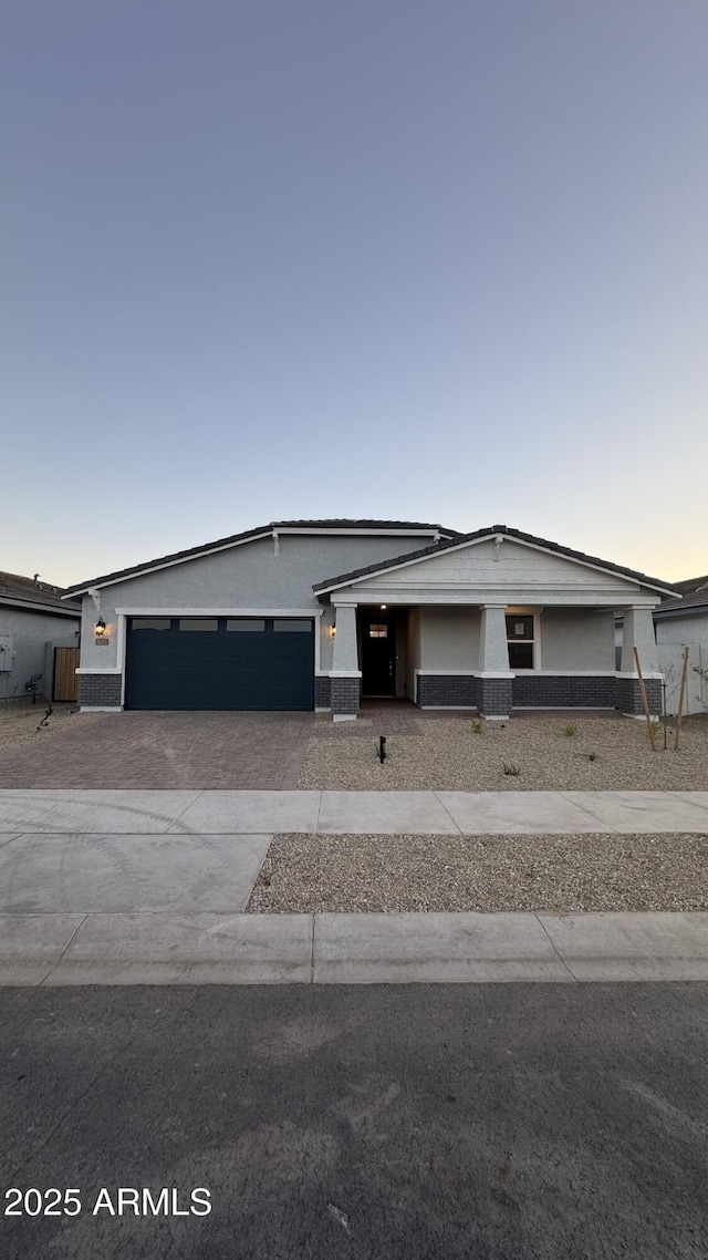 view of front facade with a garage