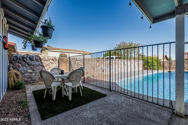 325 E Harmony Ave, Mesa, AZ 85210 - view of patio / terrace