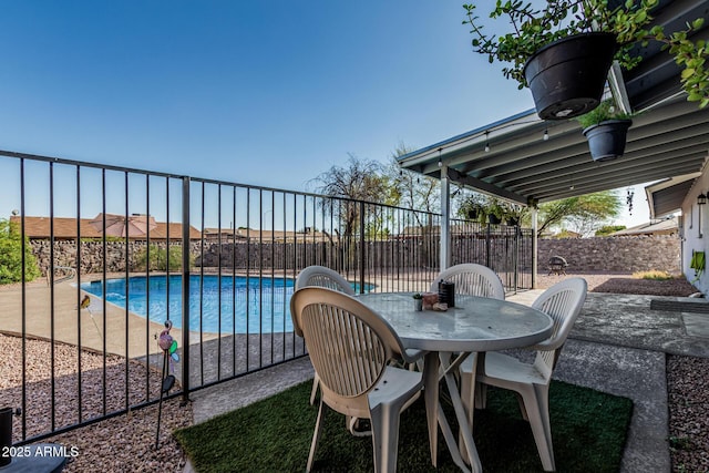 325 E Harmony Ave, Mesa, AZ 85210 - view of patio / terrace