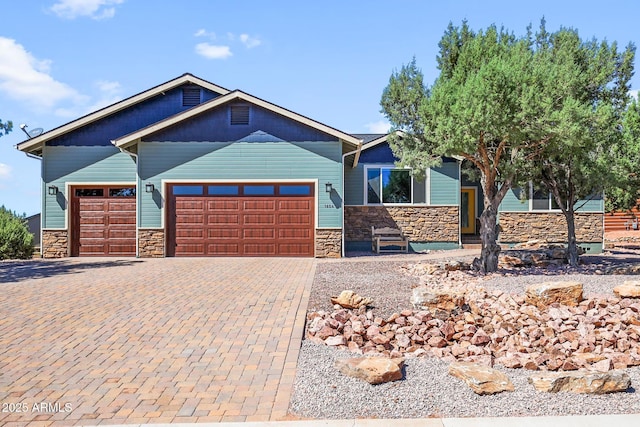 1604 W Beech Pkwy, Payson, AZ 85541 - craftsman inspired home with stone siding, a garage, and decorative driveway