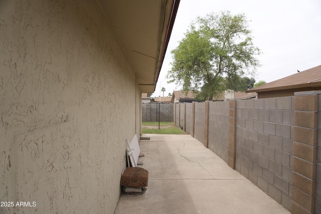 8334 N 55th Ave, Glendale, AZ 85302 - view of patio / terrace