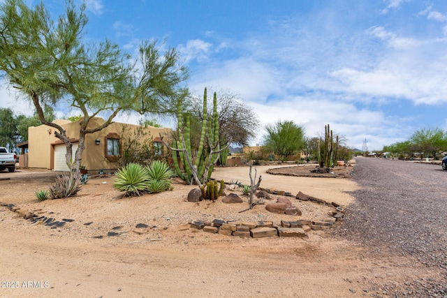 1730 W Adamanda Ct, Phoenix, AZ 85086 - view of yard with a garage