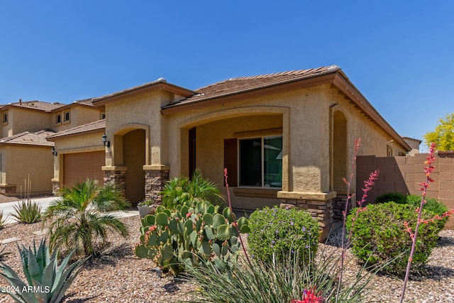 view of front of property