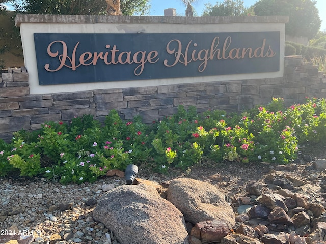 view of community / neighborhood sign